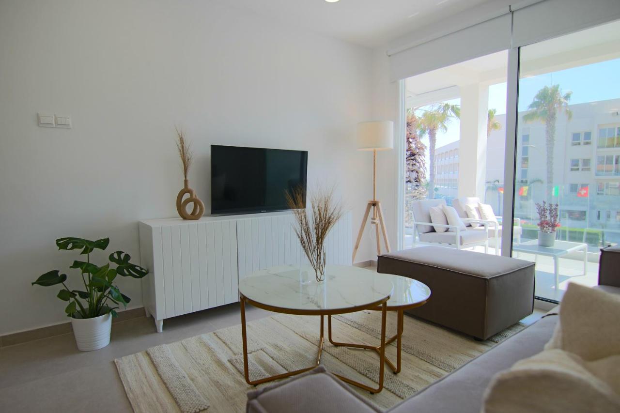 Appartamento Phaedrus Living: Seaview Luxury Flat Limnaria 114 Paphos Esterno foto
